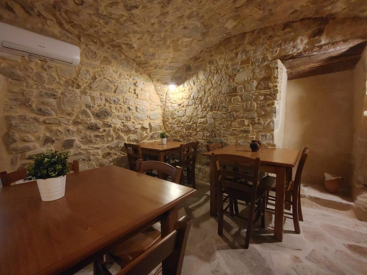 Borgo Sciugolo Bed & Breakfast Baselice Bagian luar foto