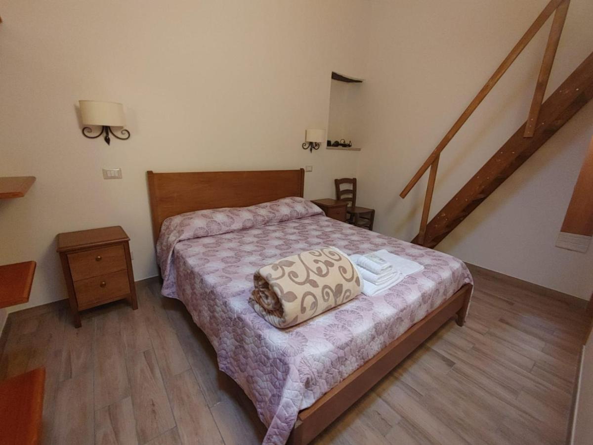 Borgo Sciugolo Bed & Breakfast Baselice Bagian luar foto