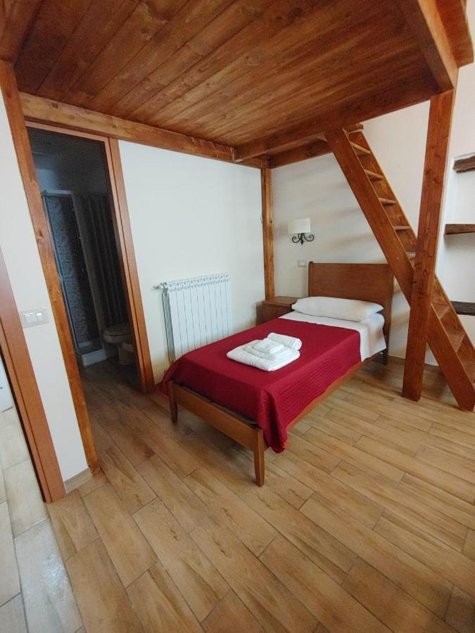 Borgo Sciugolo Bed & Breakfast Baselice Bagian luar foto