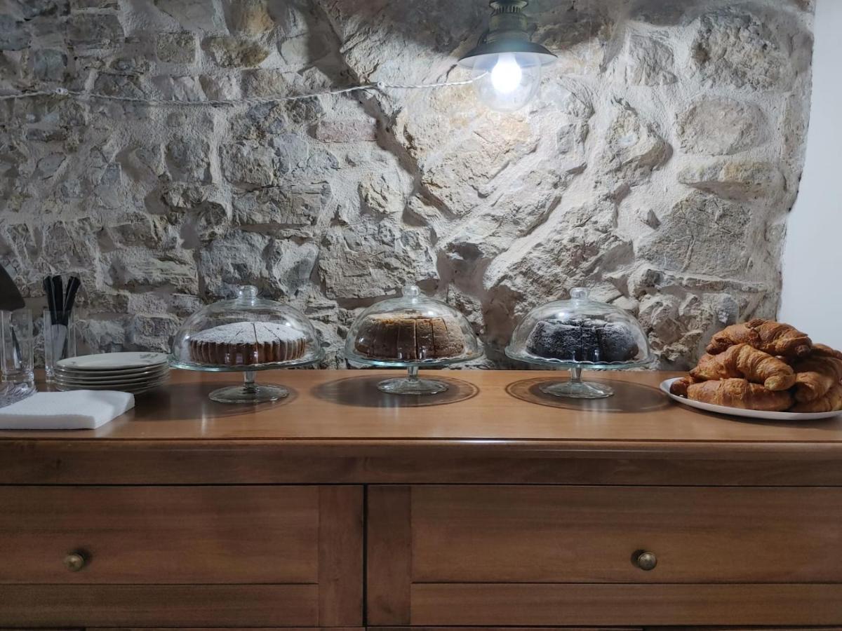 Borgo Sciugolo Bed & Breakfast Baselice Bagian luar foto
