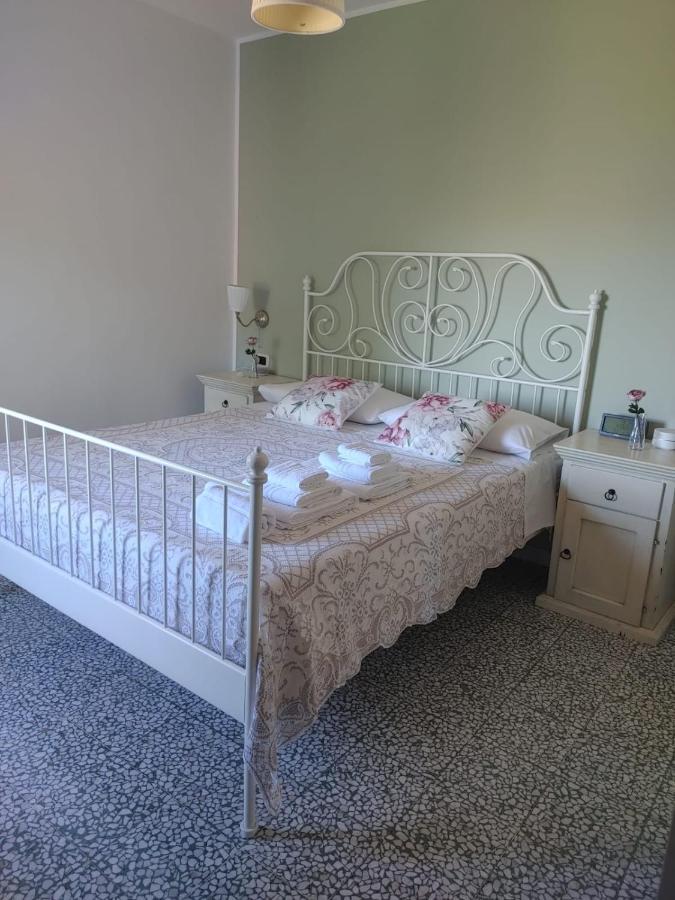 Borgo Sciugolo Bed & Breakfast Baselice Bagian luar foto