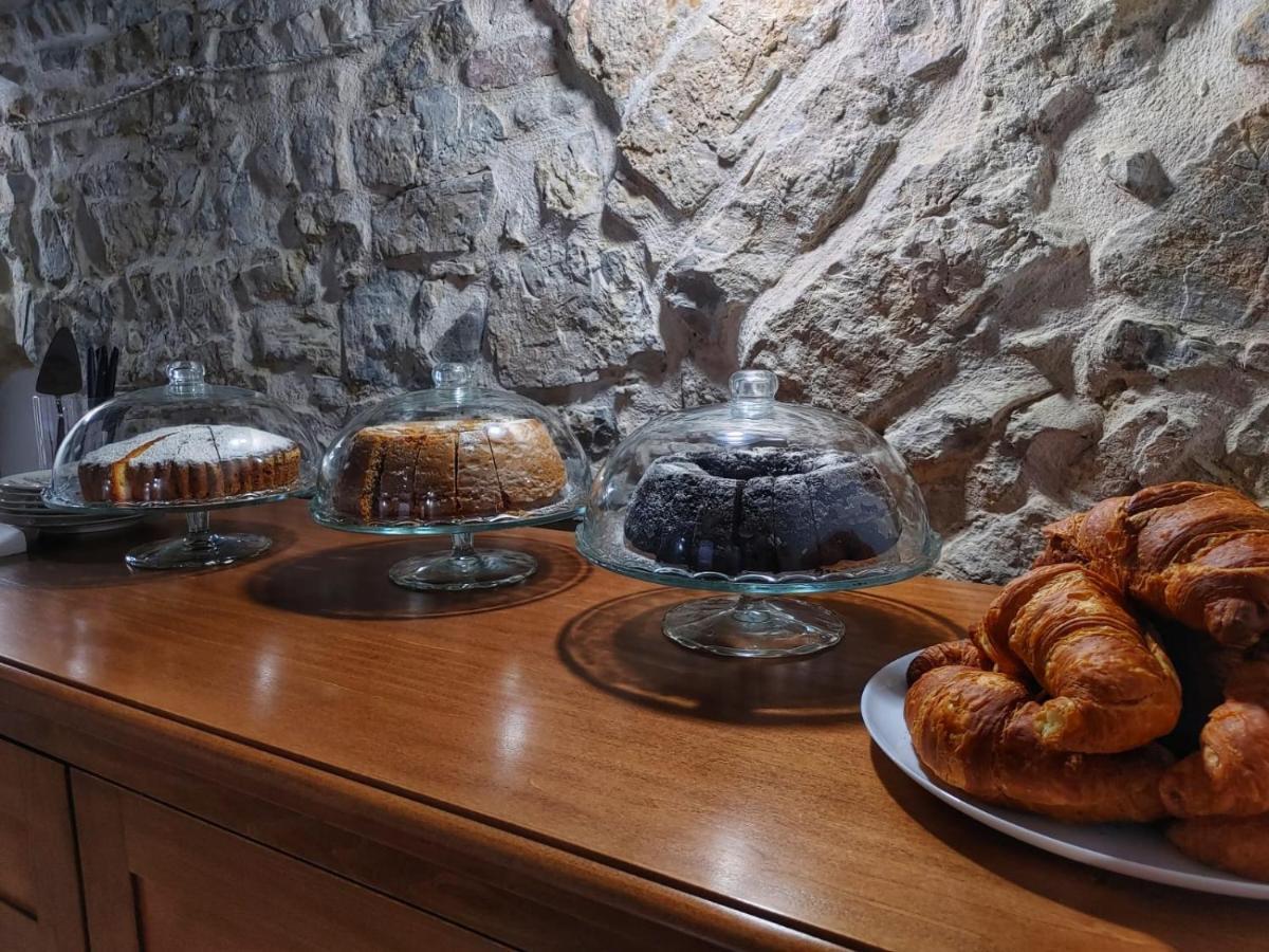 Borgo Sciugolo Bed & Breakfast Baselice Bagian luar foto